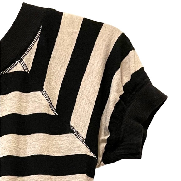 Twentyone cream and black stripe short sleeve shirt. Size M - Picture 3 of 8